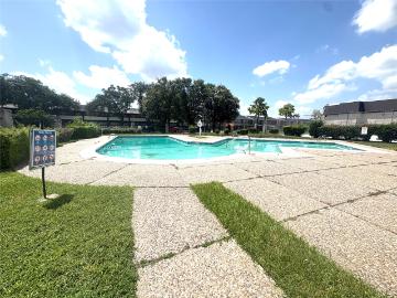 212 Plaza Verde Dr, Unit F26, Houston, TX 77038 | MLS #58757