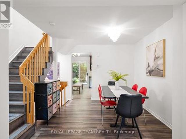 212 Provender Avenue, Ottawa, ON, K1K 4N7 house for sale | Listing ID X13562 | Royal LePage