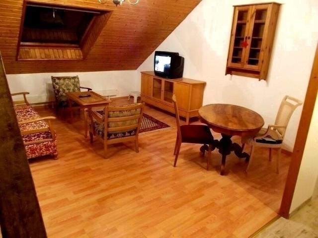 21/2 ROOM ATTIC APARTMENT IN BASEL ISELIN, FURNISHED