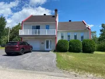212 Rue Tremblay, Saint Siméon, QC, G0T 1X0 house for sale.