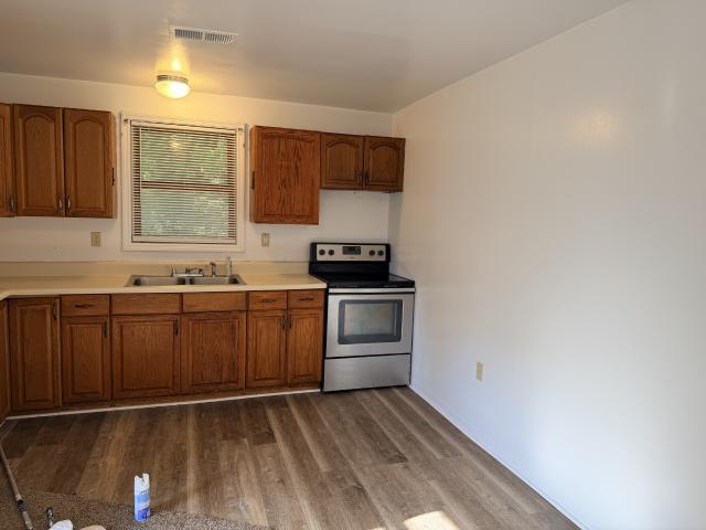 212 W Adams Ave