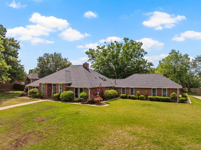212 Turnberry Circle