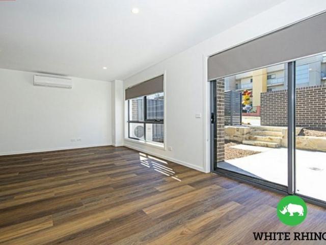 2/12 Uriarra Road, Queanbeyan