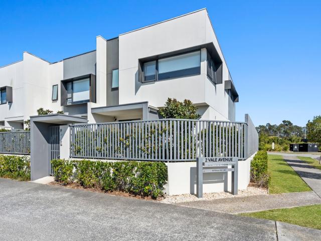 21/2 Vale Avenue, ARUNDEL, QLD 4214