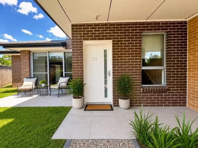 21/2b Collis Place, Minto Townhouse for rent Listed by Mirand.