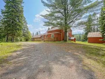 2134 Mtée Du 2E Rang, Val David, QC, J0T 2N0 house for sale.
