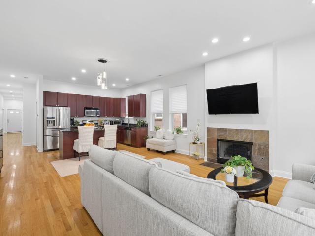 2134 N Natchez Avenue # 3N