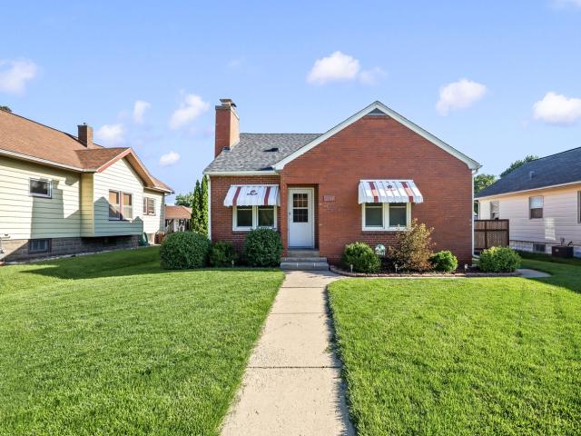 2134 W Locust Street