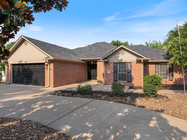 2135 Maplewood Drive