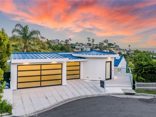 2135 Hillview Drive