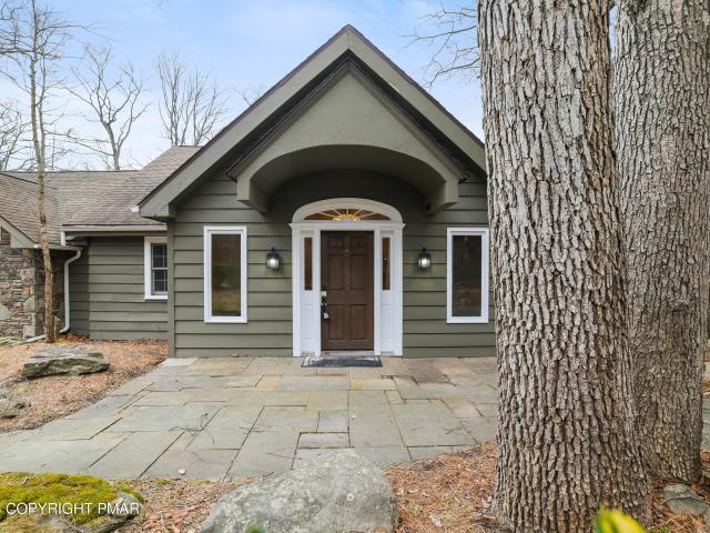 2135 Laurel Ln, Buck Hill Falls, PA 18323 | MLS #PM 141154