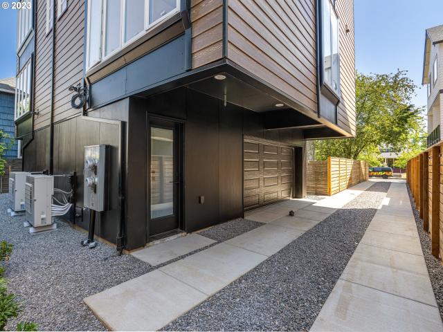 2135 SE 12th Ave, Portland, OR 97214 | MLS #24258