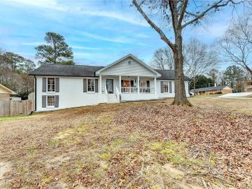2136 Briarwood Ct SW, Snellville, GA 30078 | MLS #7704
