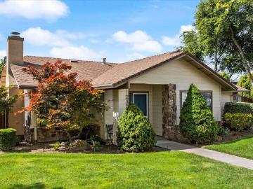 2136 Candy Cane Walk, Manteca, CA 95336 | MLS #226046