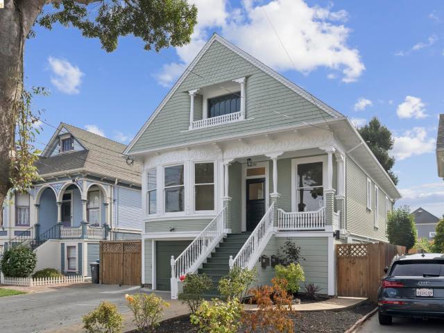 2138 Pacific Ave