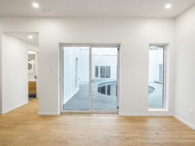 2138 Rue du Centre #201, Montréal Le Sud Ouest, H3K1J4