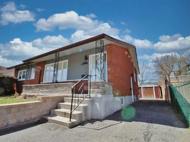 2138 Saunderson Dr — #B Basement Unit 2 Bed/1.5 Bath