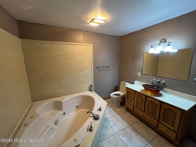2139 Hollywood Drive