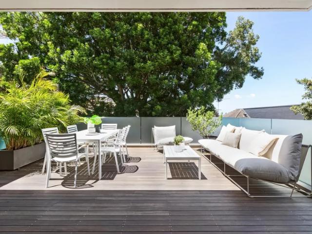 2/139 141 carrington road, coogee