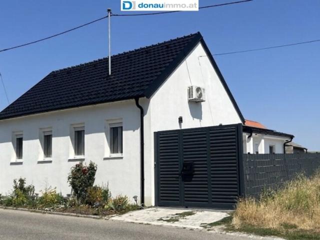 2130 Hüttendorf Liebevoll saniertes Zuhause mit Pool – bereit für neue Erinnerungen