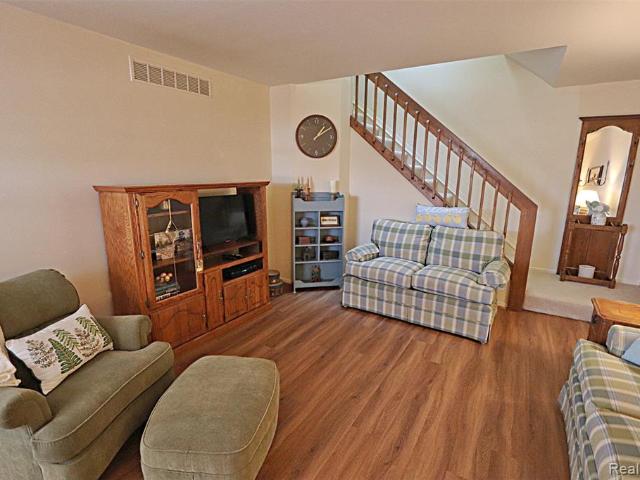 2131 Vine Way Drive # 97
