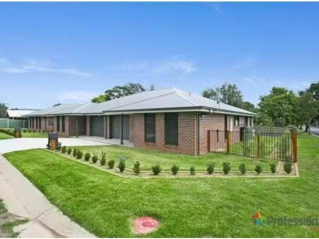 2/132 Douglas Street, Armidale Apartment for rent Listed by P.