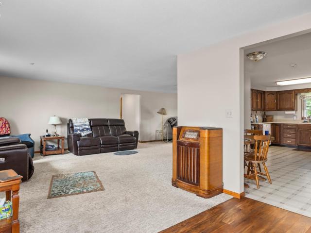 2132 E Cole Road