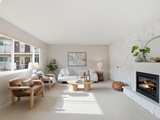 2133 Santa Clara Ave 206