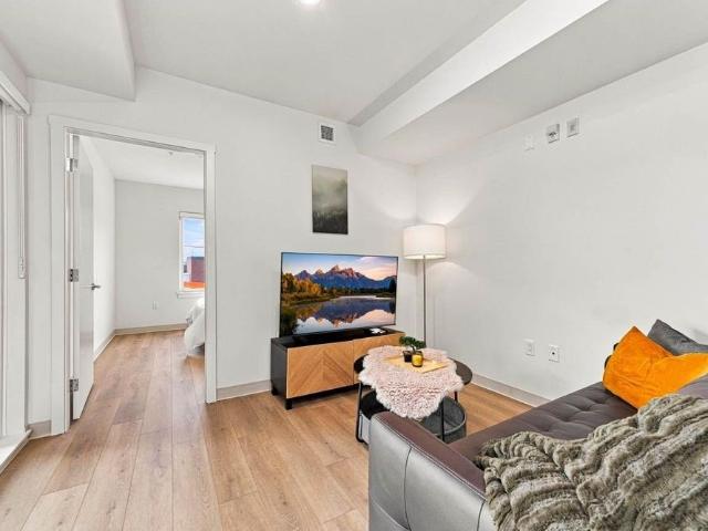 213 1529 Oxford, North Vancouver