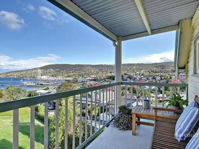 2/13 15 Bath Street, BATTERY POINT, TAS 7004 House for Rent