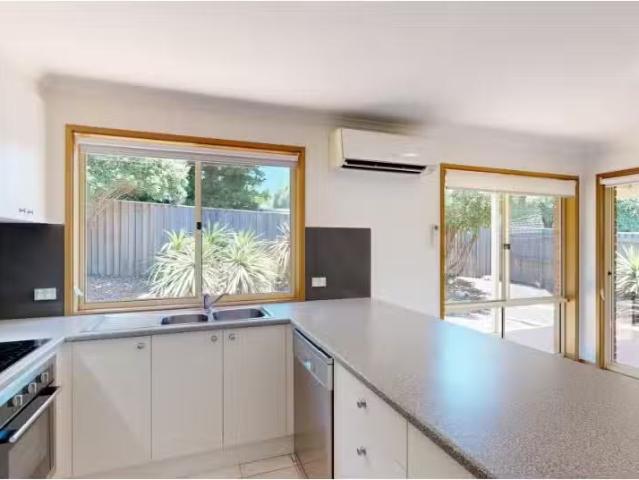 2/13 15 Patanga Gardens, Queanbeyan Townhouse for rent Listed.