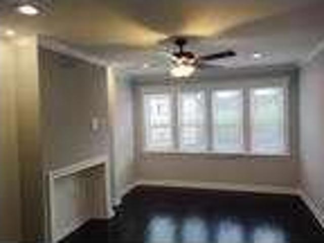 213 5 Robert Street