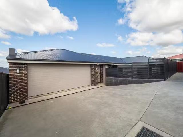 2/13 Carlwood Place, Prospect Vale, TAS 7250