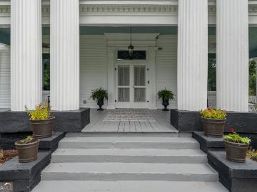213 Broad Street
