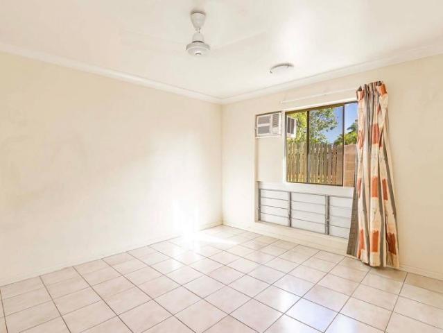 2/13 French St, Pimlico