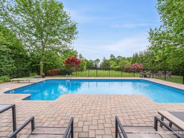 213 Herricks Lane