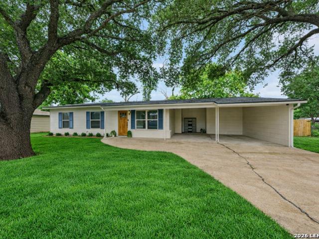 213 Lower Lacoste Rd