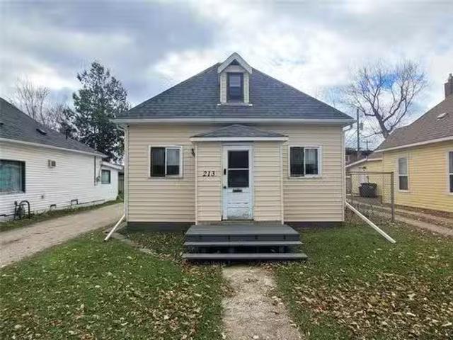 213 Lorne Avenue, Portage La Prairie, MB, R1N 0H8 house for.