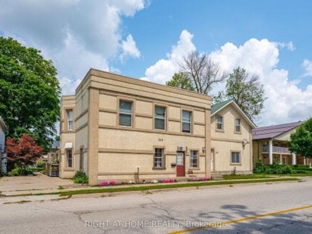 213 Main Street E