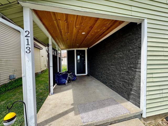 213 Maple Street