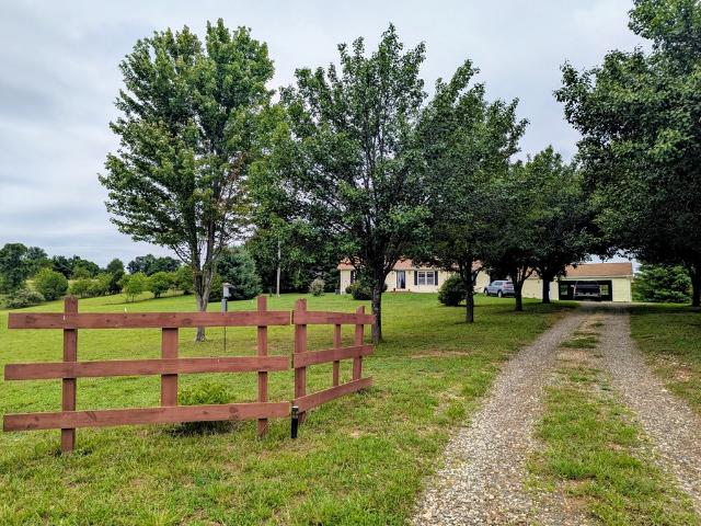 213 Smith Farm Rd