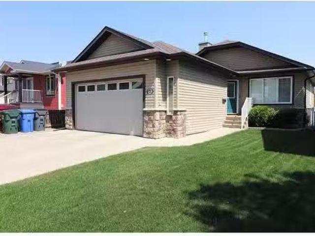 213 Somerset Way Se, Medicine Hat, AB, T1B 0B6 house for sal.