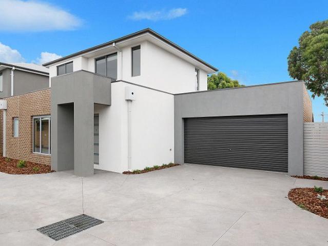 2/13 Station Street, HASTINGS, VIC 3915
