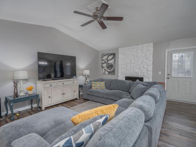 213 Pond Ridge Rd