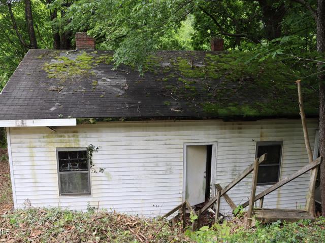 213 Railroad Avenue