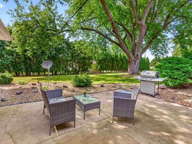 213 w weiland avenue