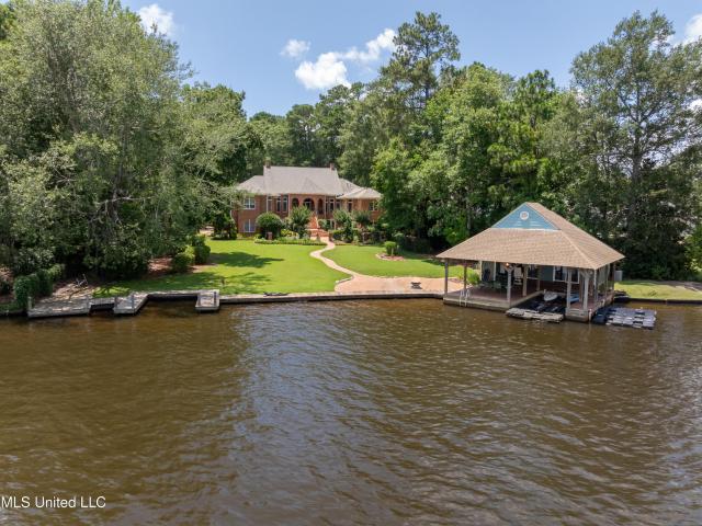 213 W Canebrake Boulevard