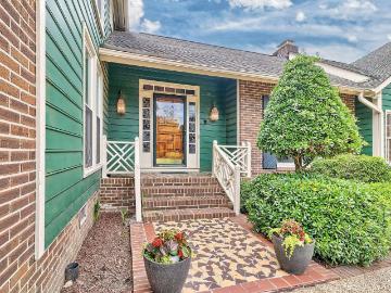 213 Tyborne Circle