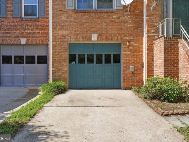 2144 Colonel Way