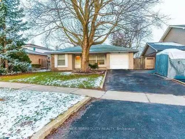 2145 Sandringham Drive, Burlington, ON, L7P 1T8 house for sa.